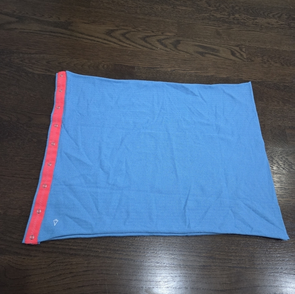 IVIVVA by Lululemon Blue and Pink Snap Button Scarf